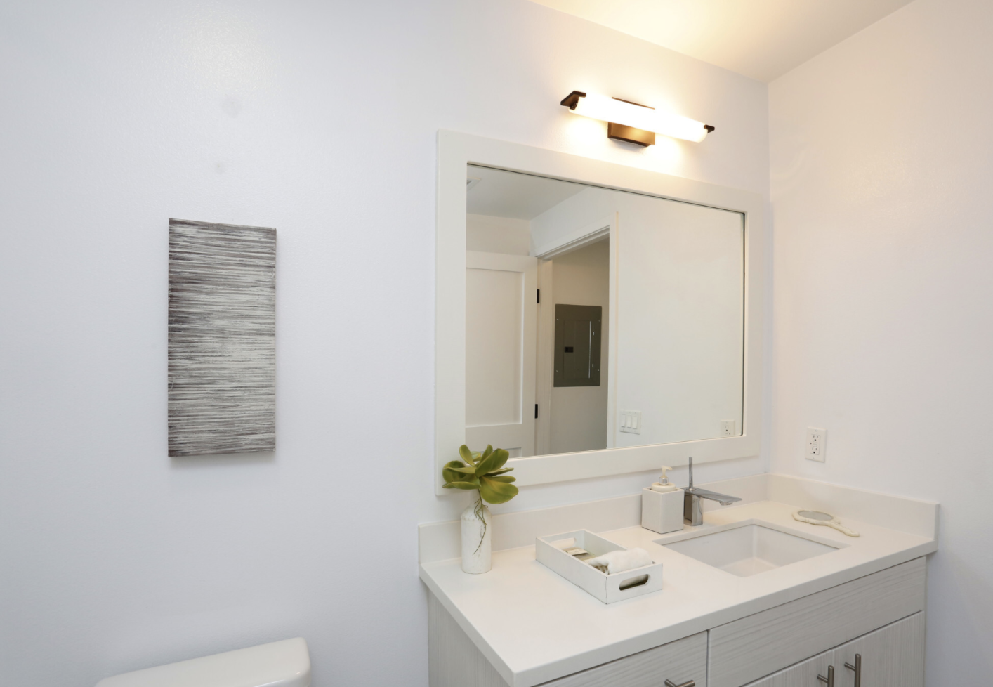 WELLESLEY HOUSE well34.png